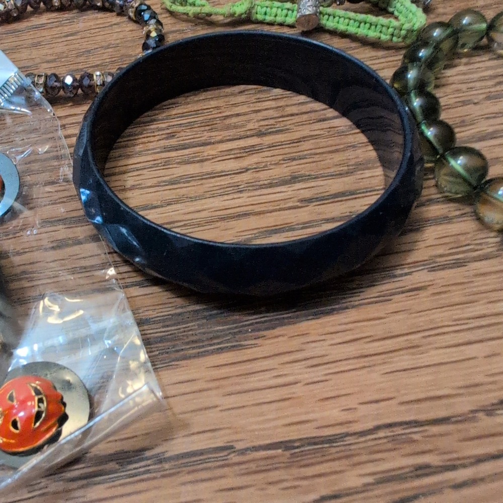 Fashion Bracelet Lot Mixed Styles‎ Beaded Bangle Shell Halloween 14pc Set - Picture 7 of 10